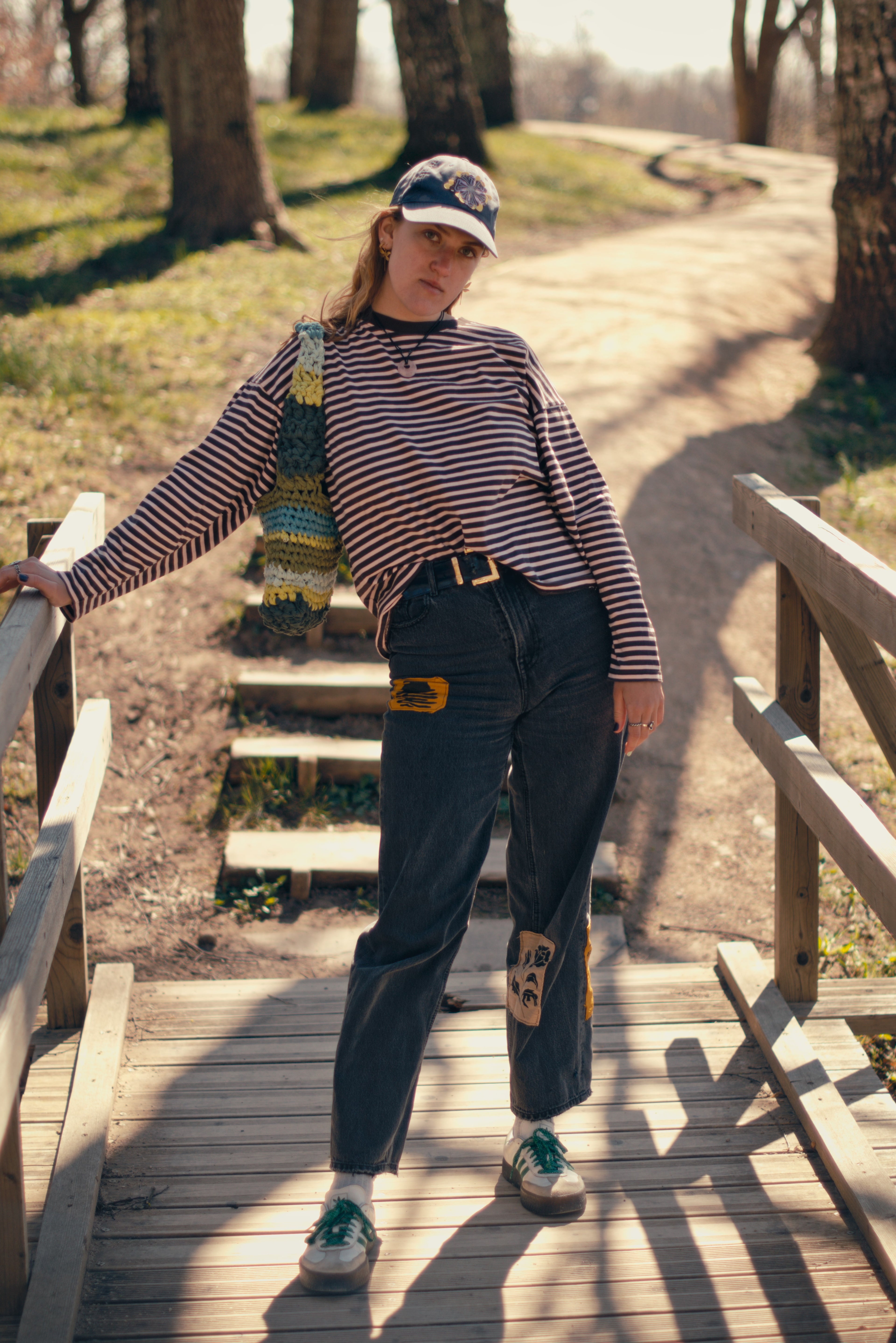 street wear outfit with crochet bag